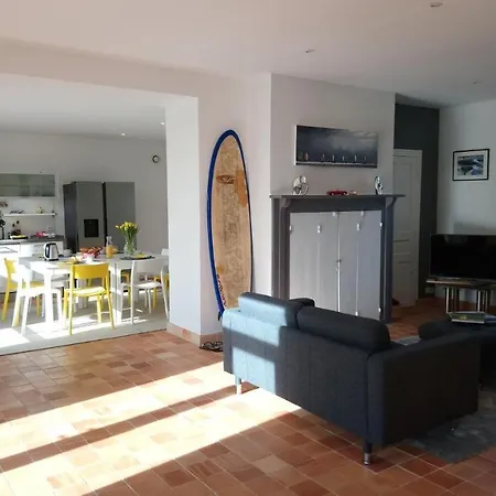 Maison Familiale-surf House, De Sainte Barbe *